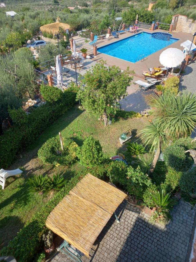 Le Capanne Di Villa Margherita Sonnino Eksteriør billede