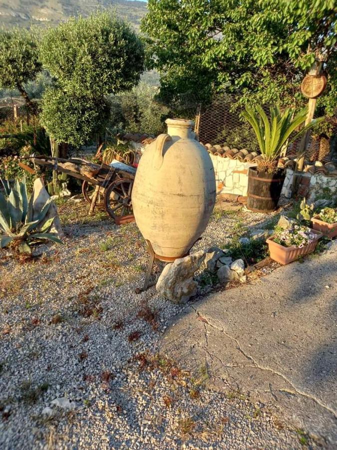Le Capanne Di Villa Margherita Sonnino Eksteriør billede