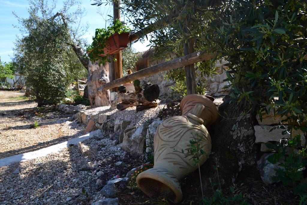 Le Capanne Di Villa Margherita Sonnino Eksteriør billede