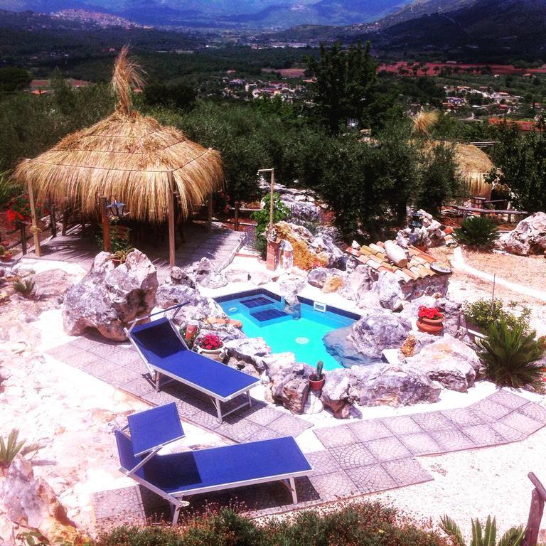Le Capanne Di Villa Margherita Sonnino Eksteriør billede