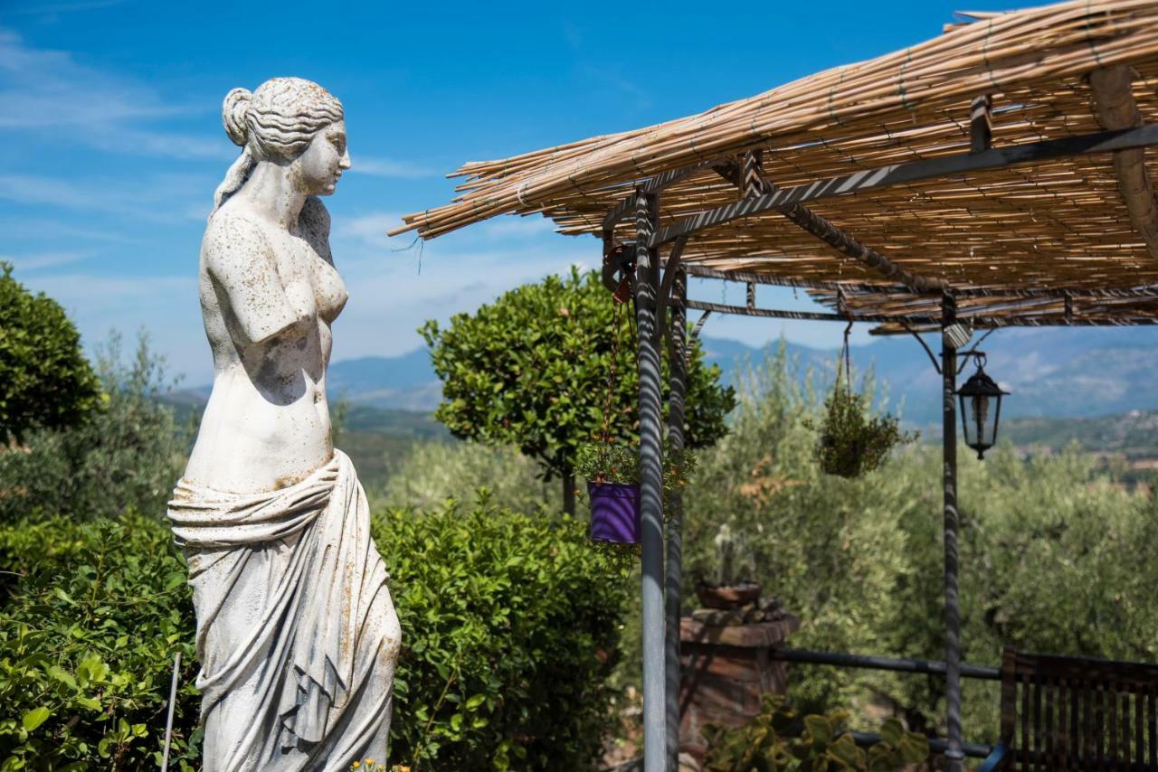 Le Capanne Di Villa Margherita Sonnino Eksteriør billede