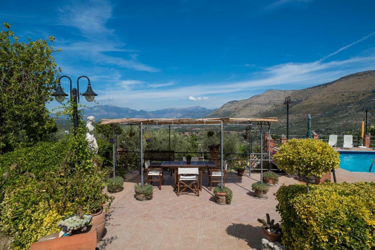 Le Capanne Di Villa Margherita Sonnino Eksteriør billede