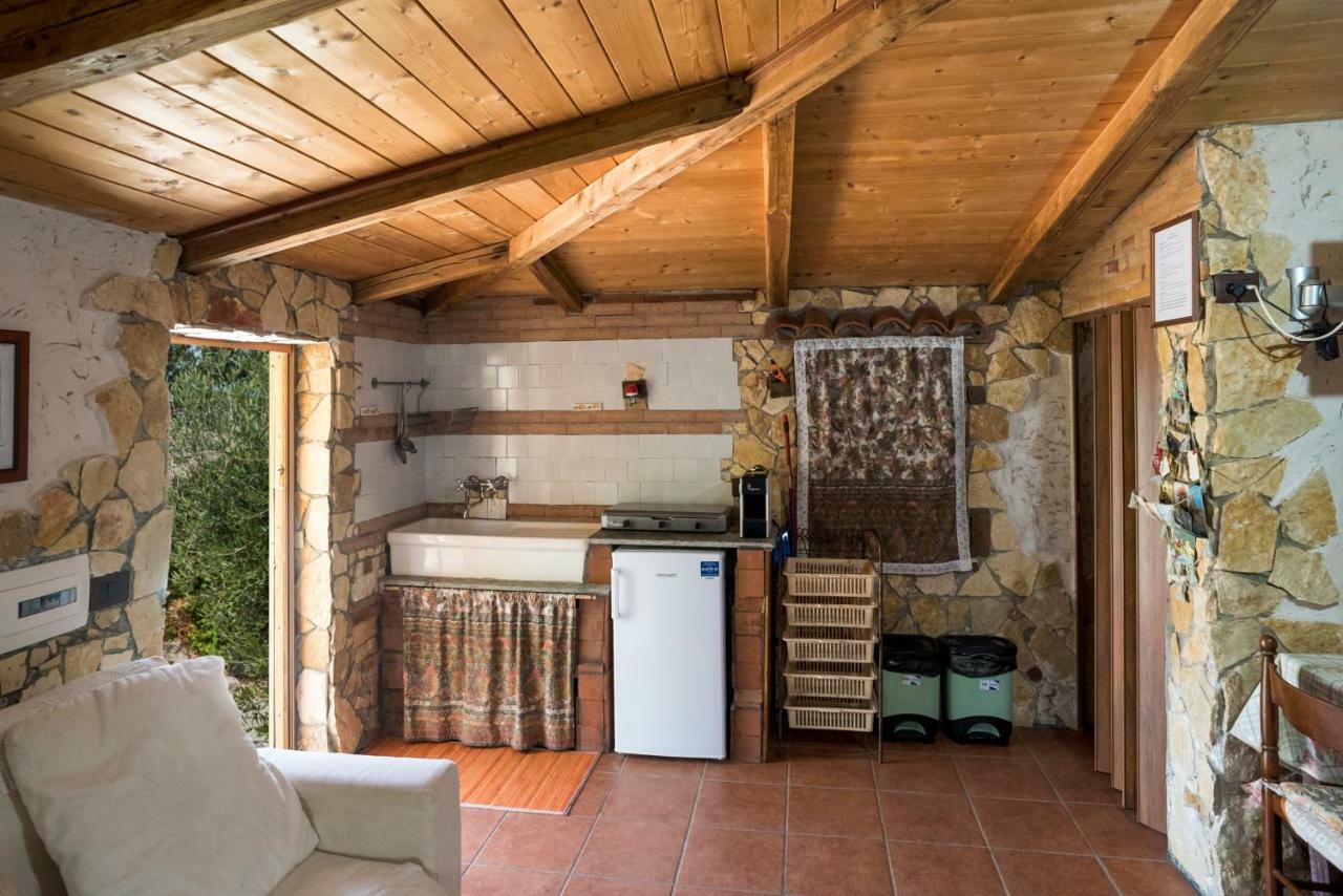 Le Capanne Di Villa Margherita Sonnino Eksteriør billede