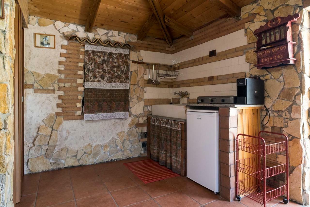 Le Capanne Di Villa Margherita Sonnino Eksteriør billede