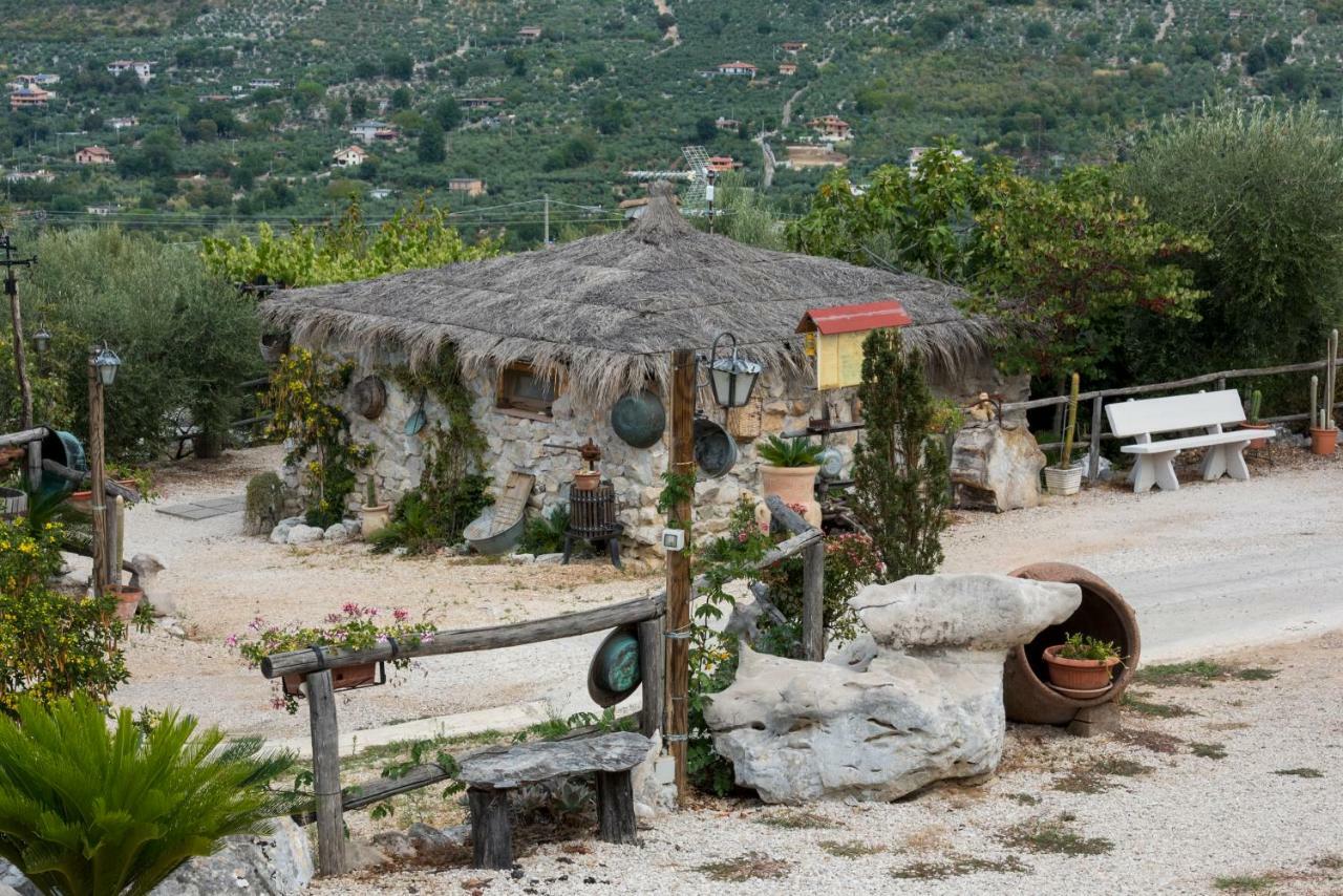 Le Capanne Di Villa Margherita Sonnino Eksteriør billede