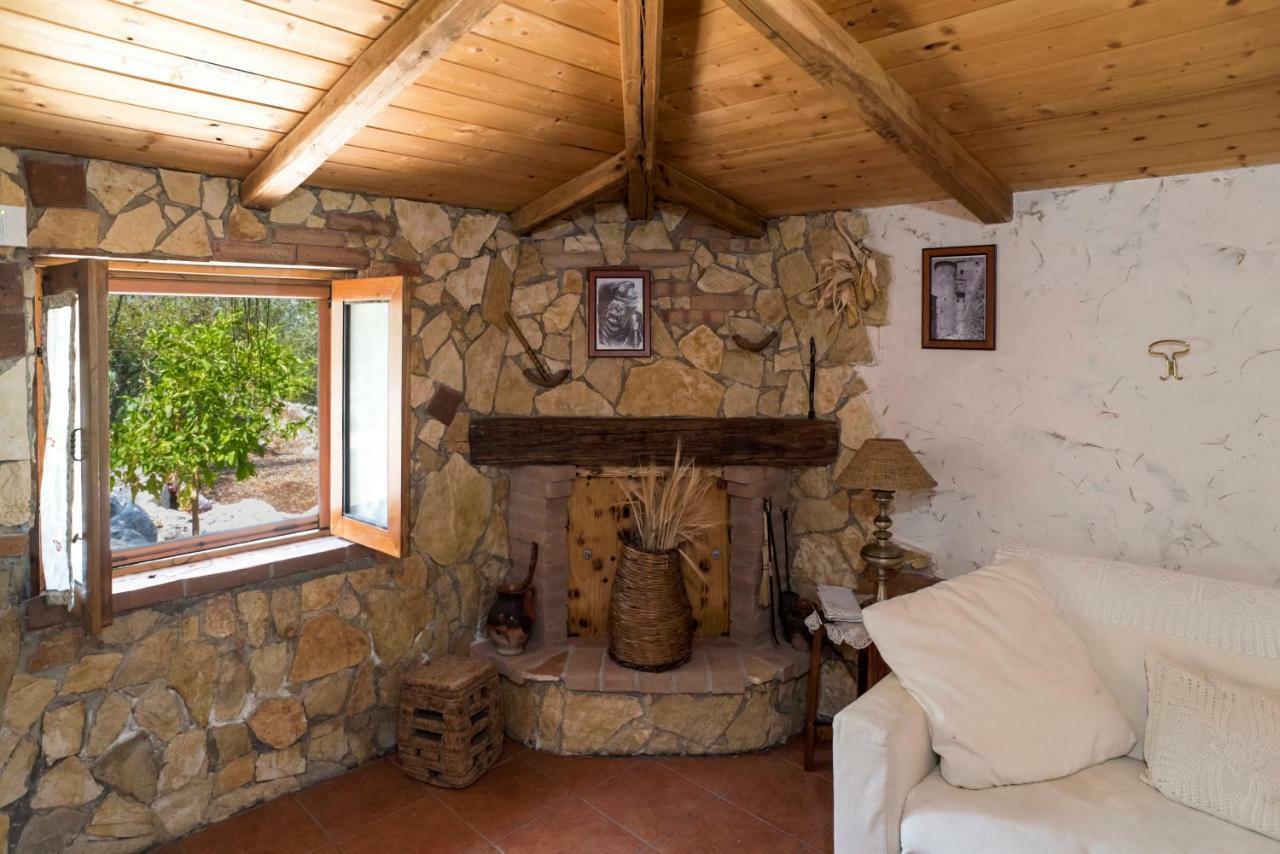 Le Capanne Di Villa Margherita Sonnino Eksteriør billede